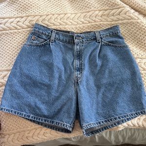 Levi “Mom” Shorts